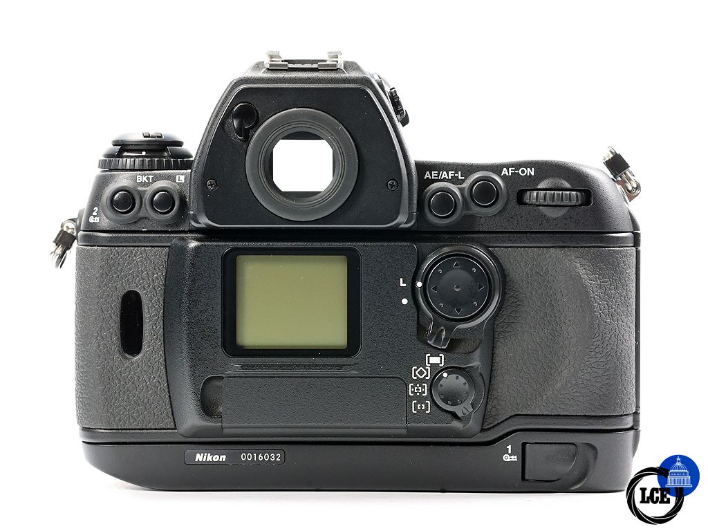 Nikon F6 +50mm f/1.8 | 1276945