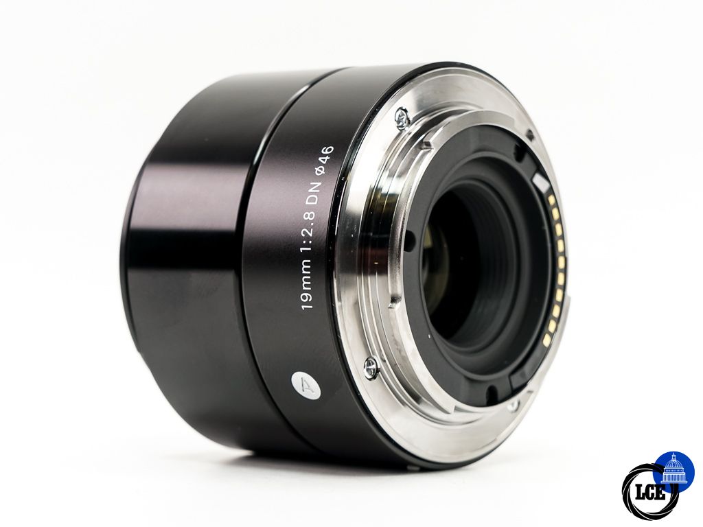 Sigma 19mm F2.8 ART * BOXED *
