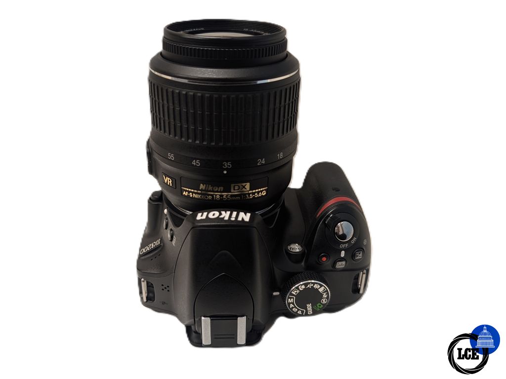 Nikon D3200 + AF-S 18-55mm F3.5-5.6 G DX - Low 4050 Shutter Count!