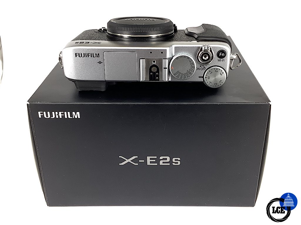 FujiFilm X-E2s BODY (Silver)
