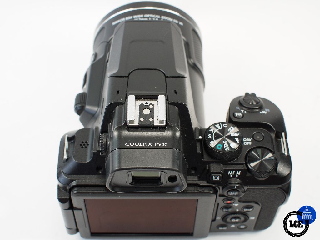 Nikon P950