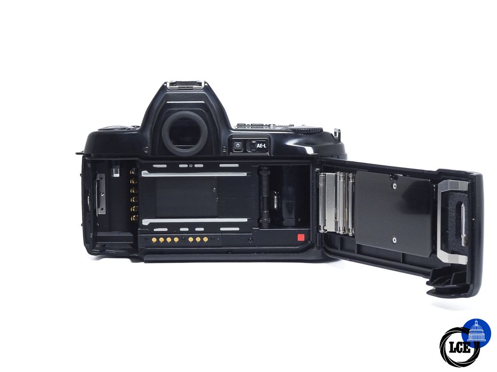 Nikon F-801 + 35-80mm
