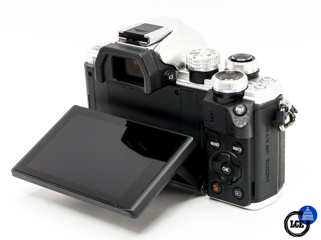 Olympus OM-D E-M10 II Silver Body * BOXED / SHUTTER COUNT 1.8K *