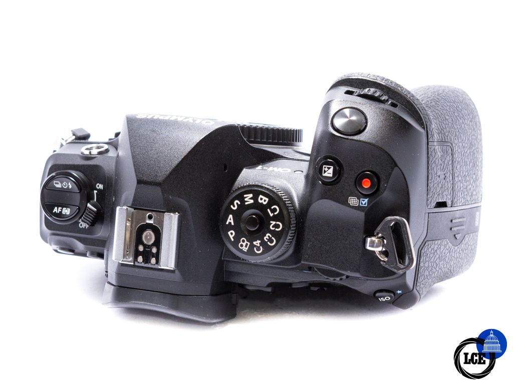 OM SYSTEM OM-1 body *Very low shutter count*