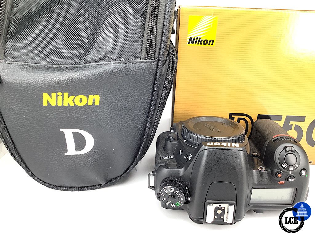 Nikon D7500 *900 Shutter count