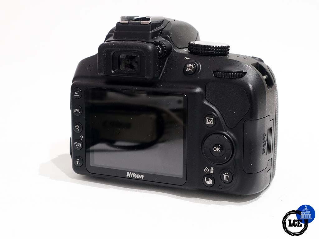 Nikon D3300 + AF-S 18-55mm DX VR