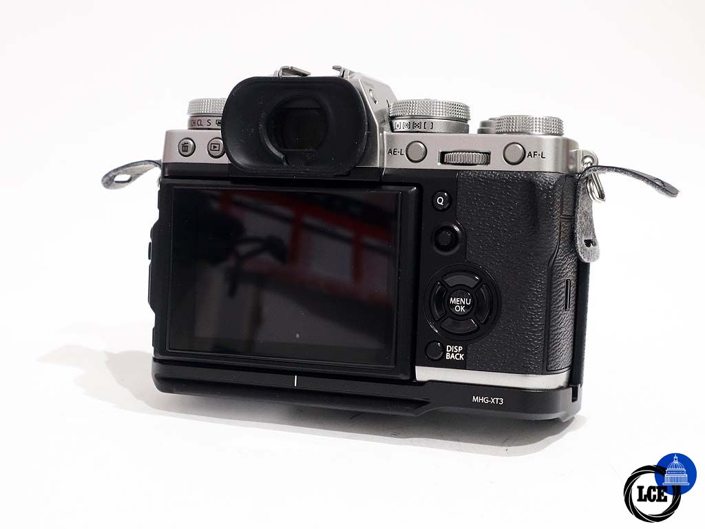 FujiFilm X-T3 + 18-55mm + MHG-XT3 Grip