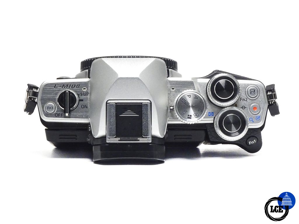 Olympus E-M10 II Silver