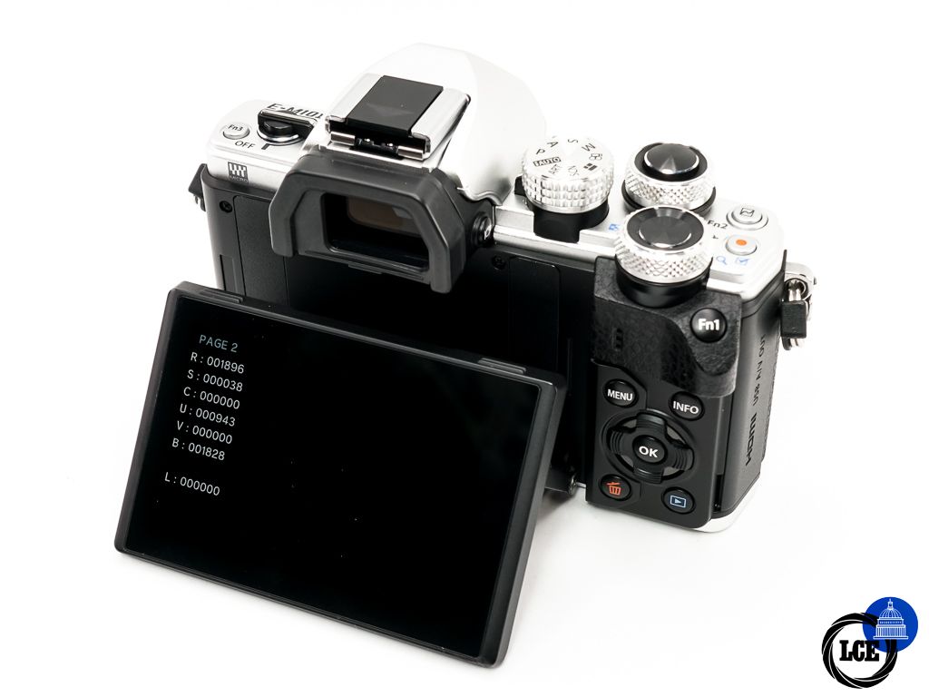 Olympus OM-D E-M10 II Silver Body * BOXED / LOW SHUTTER COUNT *