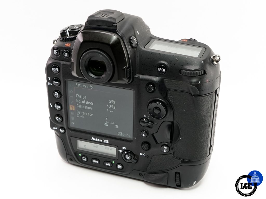 Nikon D5 Body XQD * BOXED *