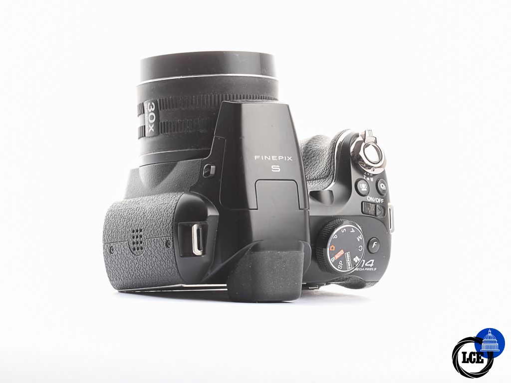 FujiFilm Finepix S4500 [4*] | 10114656