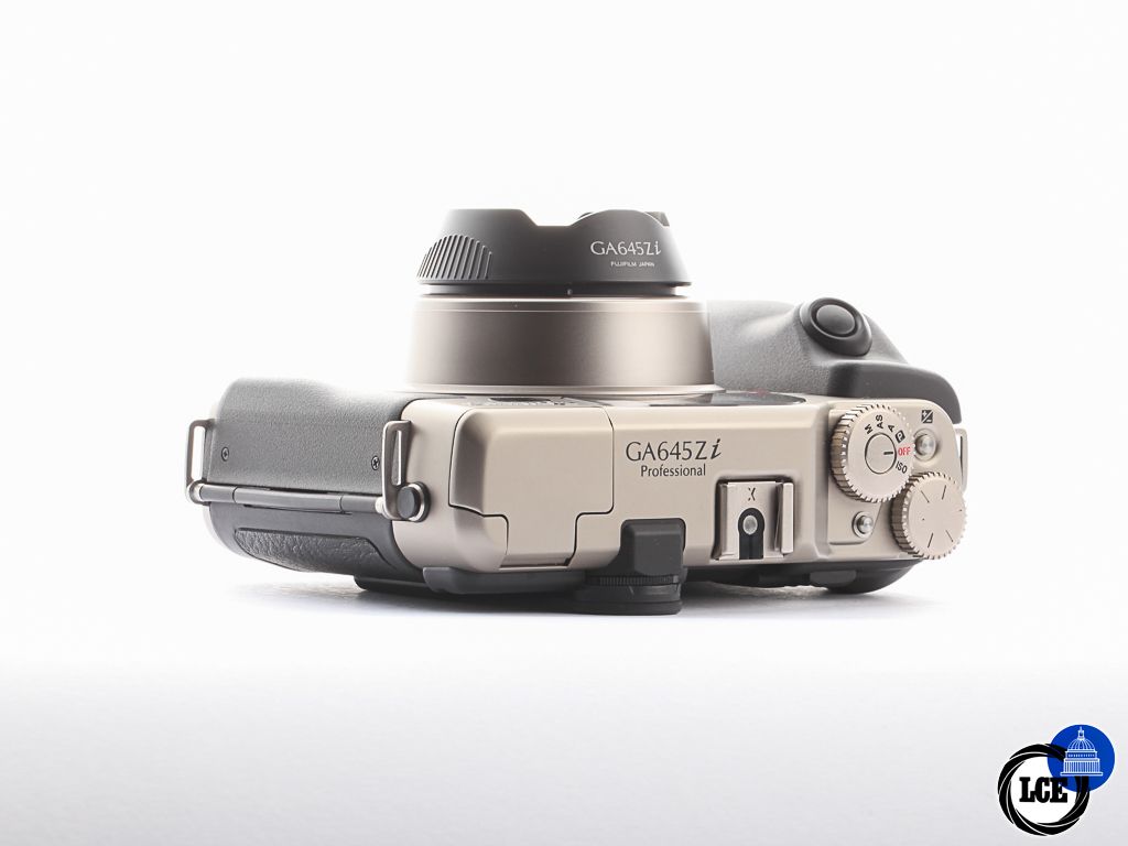 FujiFilm GA645 Zi Professional [4*] | 10114739