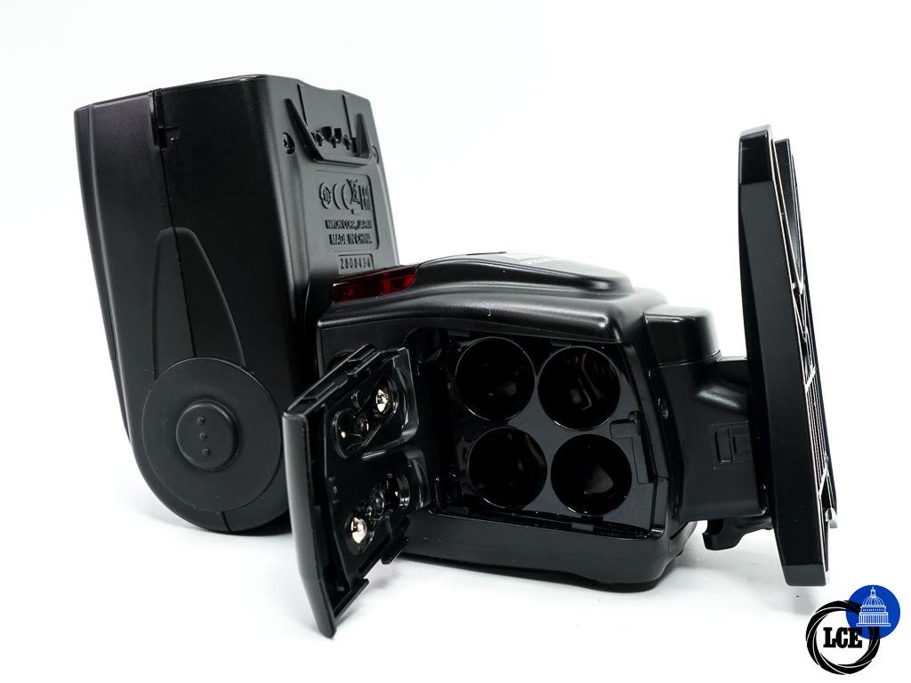 Nikon SPEEDLIGHT SB-700 * BOXED *