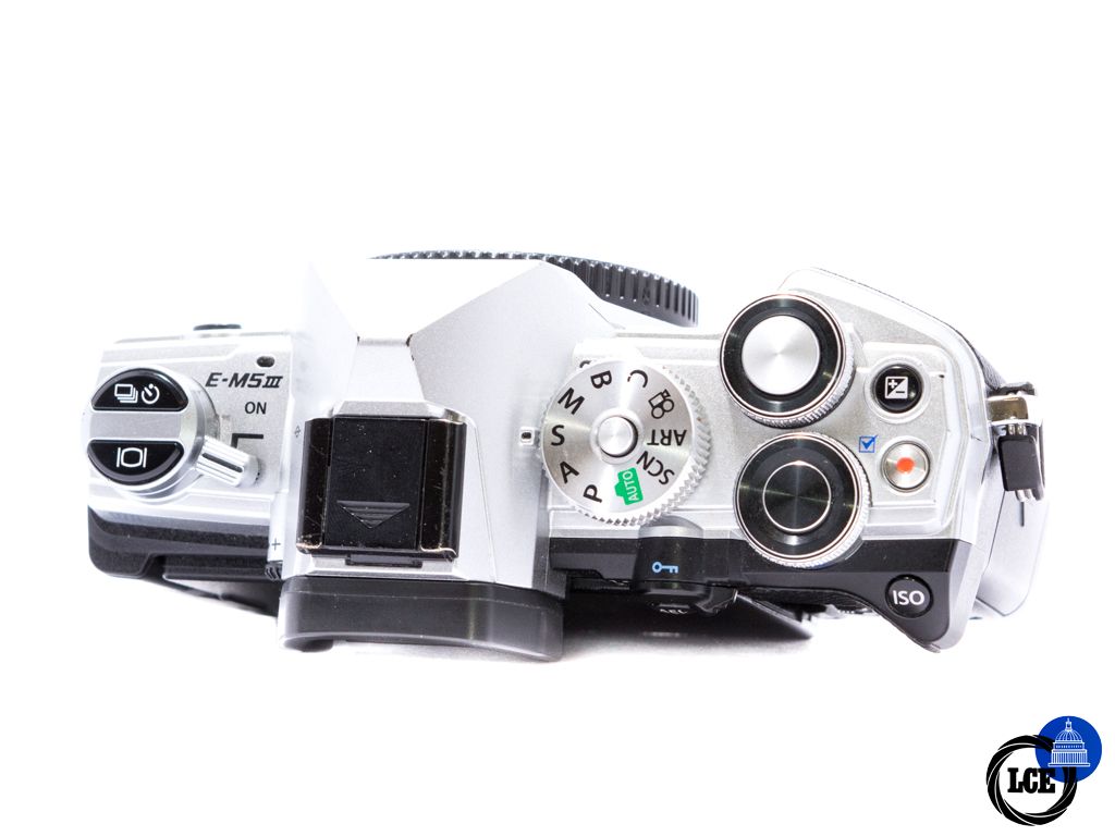 Olympus OM-D E-M5 III Body Silver *Low shutter count*