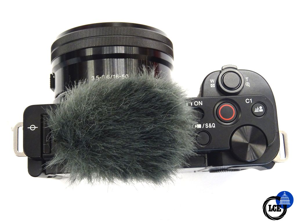 Sony ZV-E10 + 16-50mm 