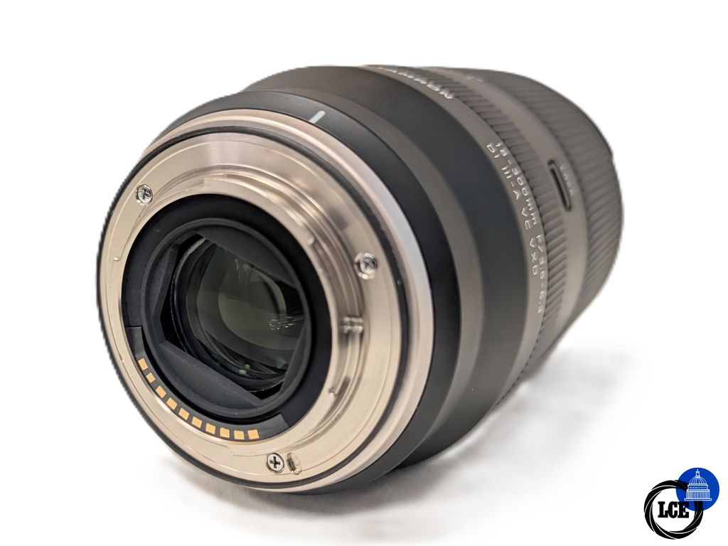 Tamron 18-300mm F3.5-6.3 Di III-A VC VXD - Fuji X Fit 