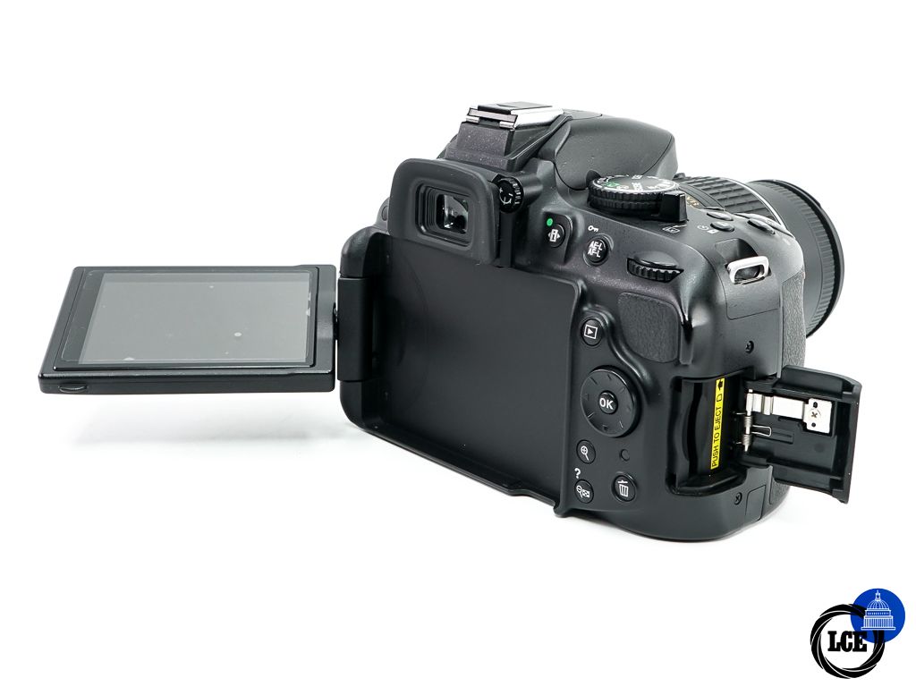 Nikon D5200 + AF-S 18-55mm VR II