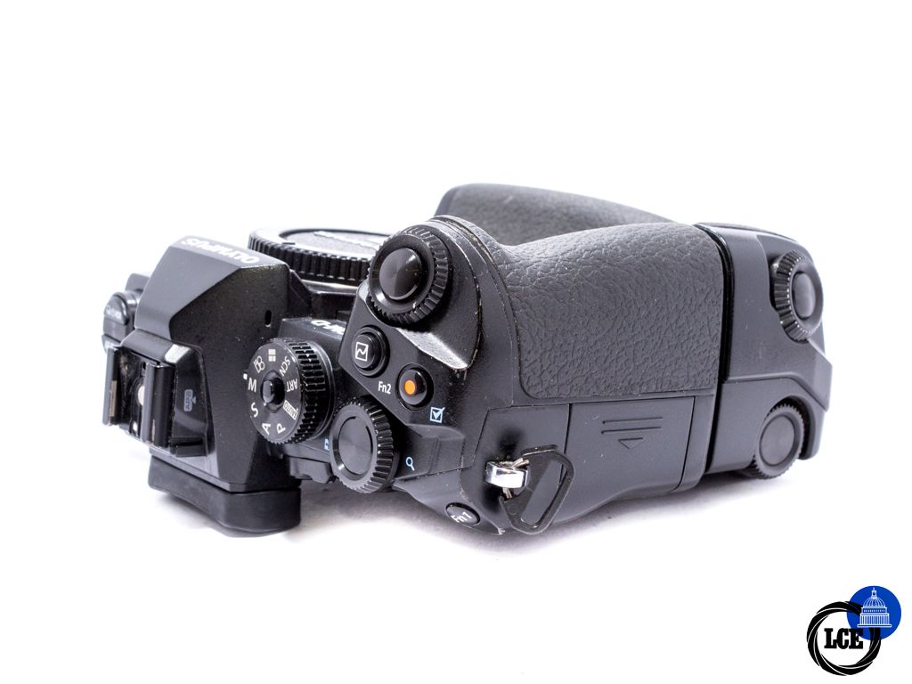Olympus OM-D E-M1 + Grip