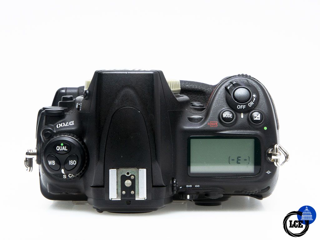 Nikon D700 Body + MB-D10 Grip