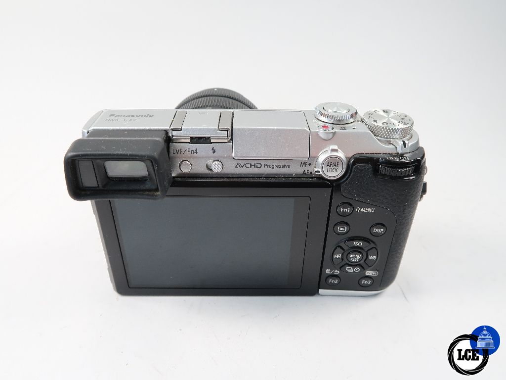 Panasonic GX7 + 14-42mm