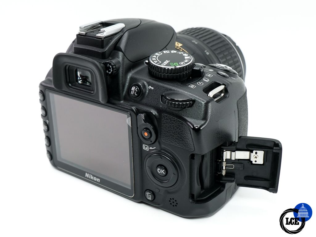 Nikon D3100 + AF-S 18-55mm F3.5-5.6G DX VR