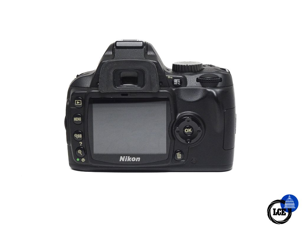 Nikon D60 + 18-55 AF-S f/3.5-5.6