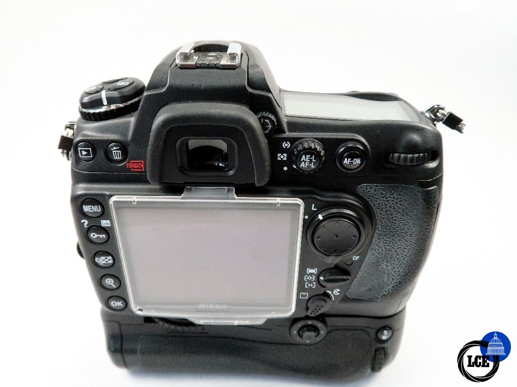 Nikon D300 + MB-10 Grip shutter count 19k