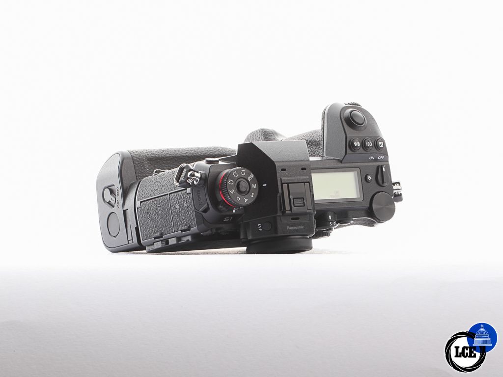 Panasonic Lumix S1 Body [5.9K] + Grip [4*] | 10115087