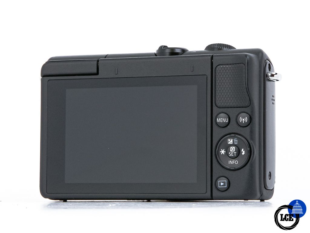 Canon EOS M100 + 15-45mm IS STM