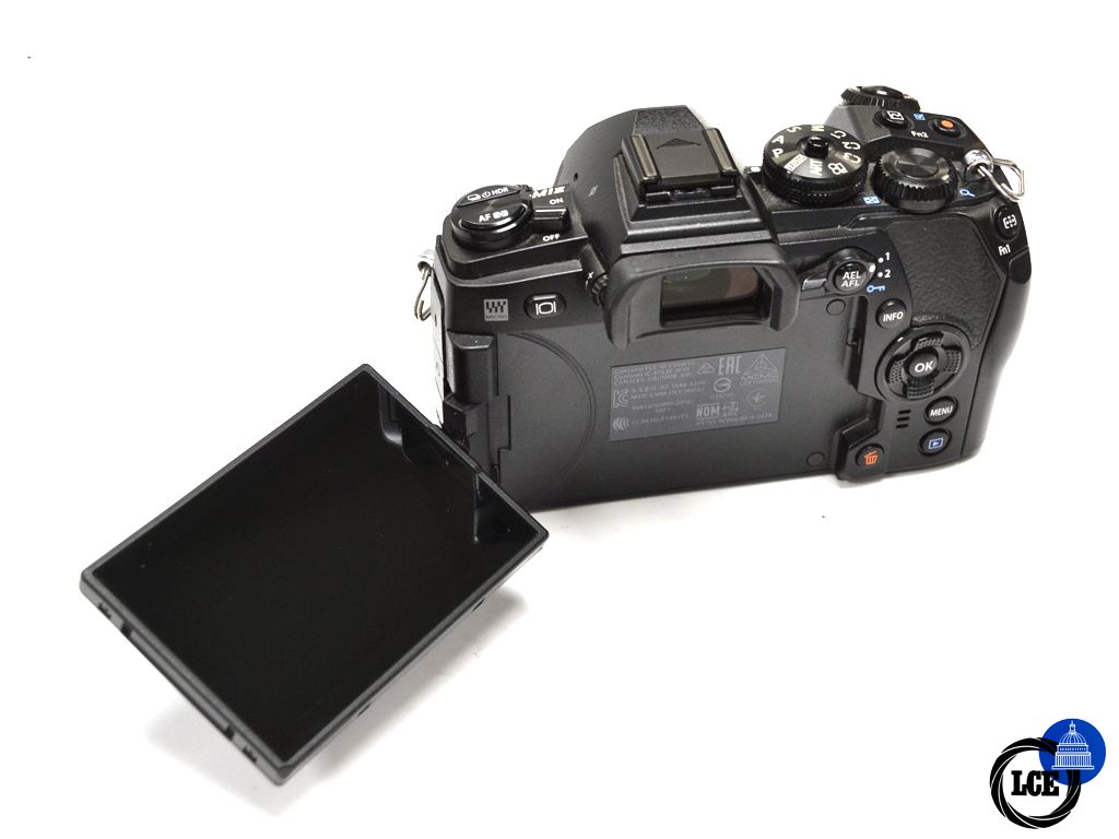 Olympus OM-D E-M1 II Body *2213 Actuations*