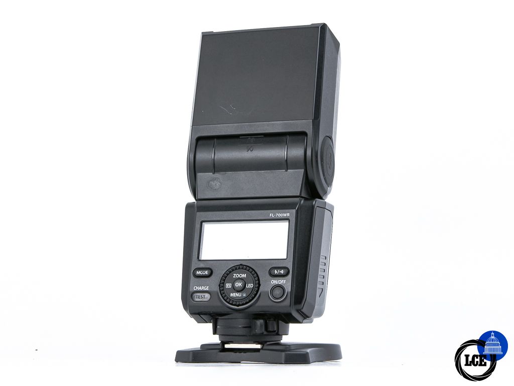 Olympus FL-700WR