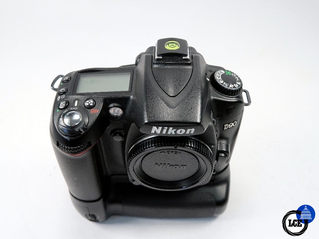 Nikon D90 with Grip