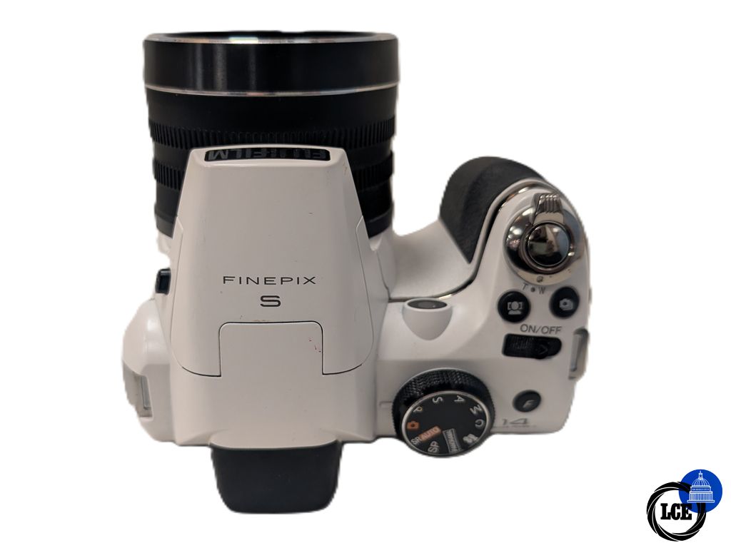 FujiFilm Finepix S4300