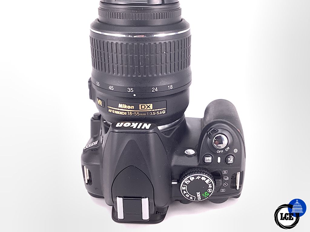 Nikon D3100 +18-55mm VR