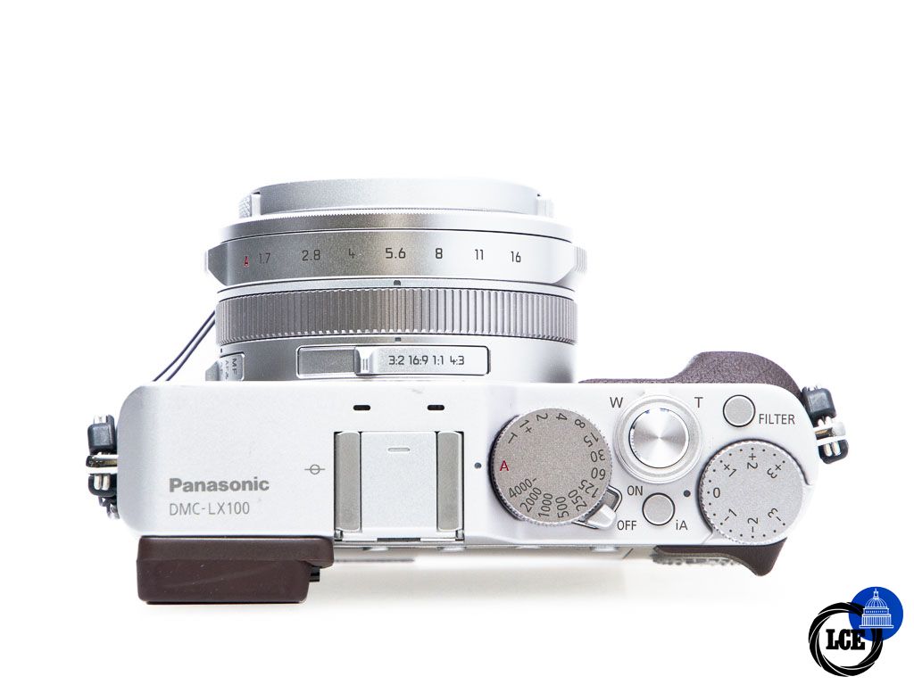 Panasonic Lumix LX100 + Case 