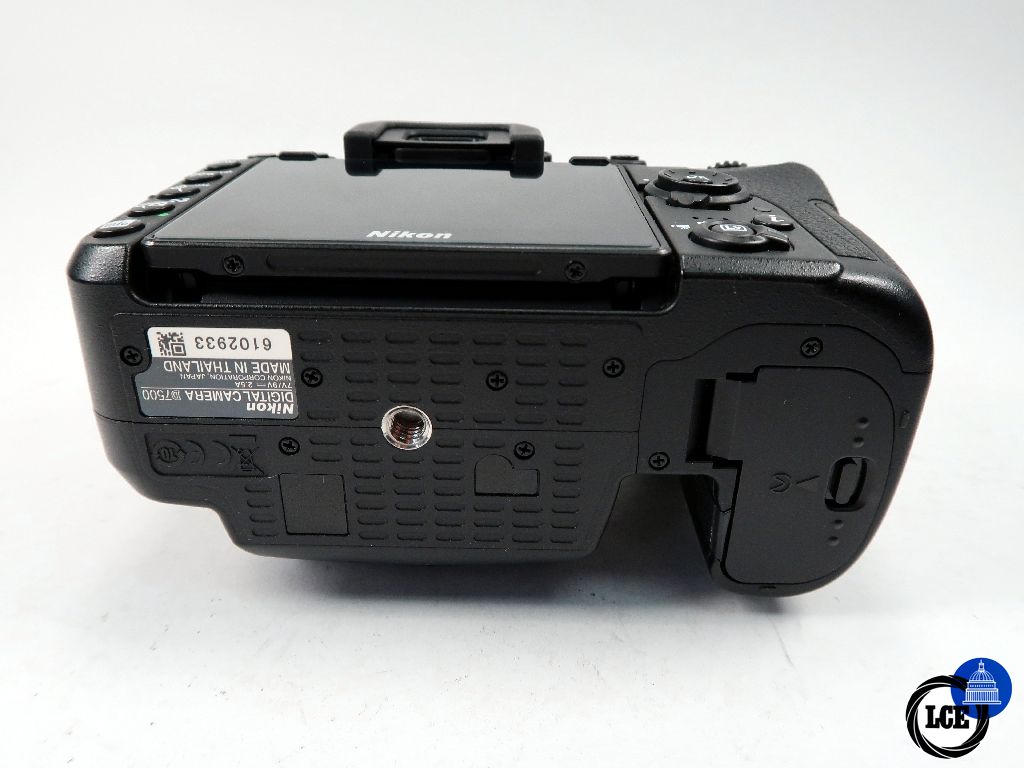 Nikon D7500 Body less than 7.7K shutter count