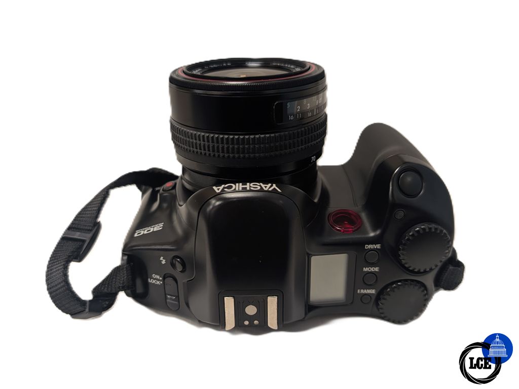 Yashica 300 + 35-70mm F3.5-4.5 MC lens