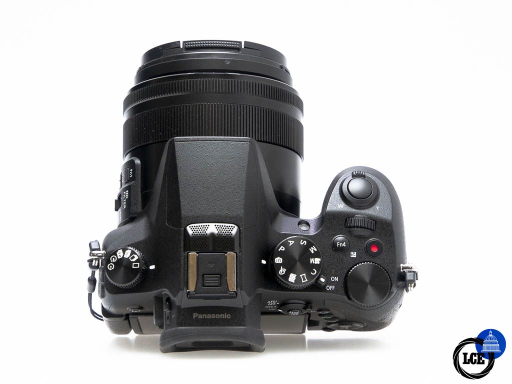 Panasonic Lumix FZ2000 
