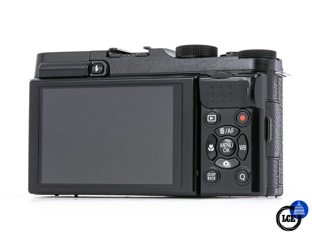 FujiFilm X-M1 + 16-50mm OIS