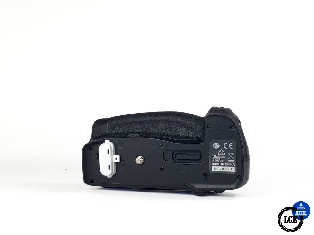 Nikon MB-D18 Battery Grip