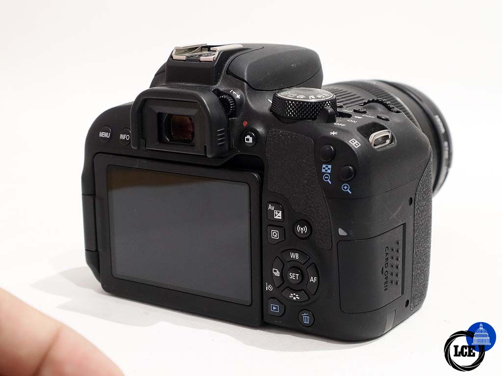 Canon EOS 800D + EF-S 18-135mm IS STM