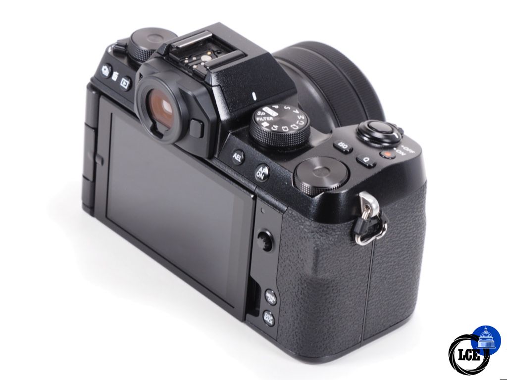 FujiFilm X-S10 & 16-50mm
