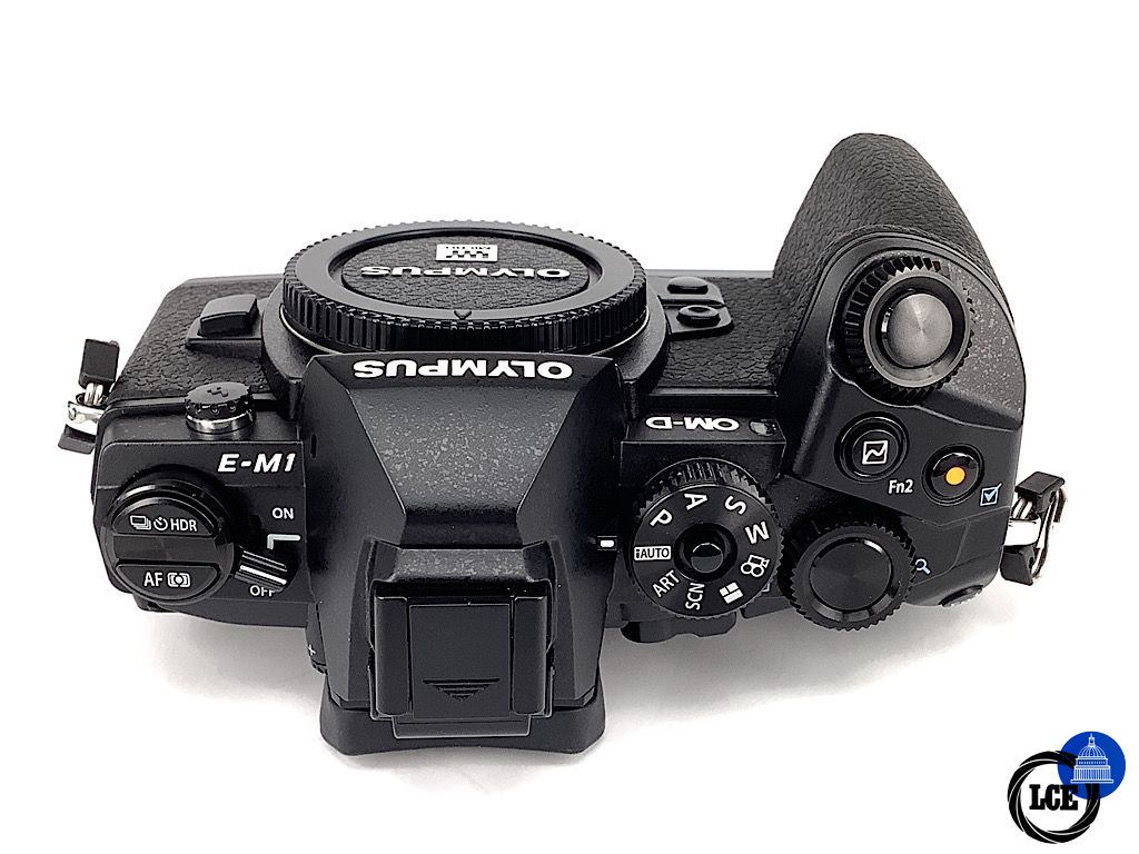 Olympus OM-D E-M1 BODY + HLD-7 Battery Grip *shutter 800*