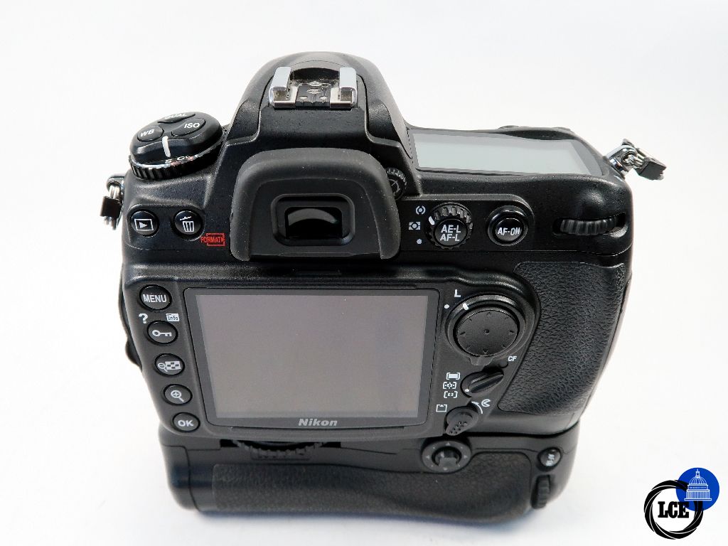 Nikon D300 Body shutter count <11.4 k