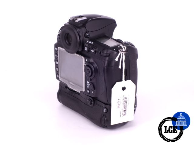Nikon Nikon D700 Body + MB-D10 Grip