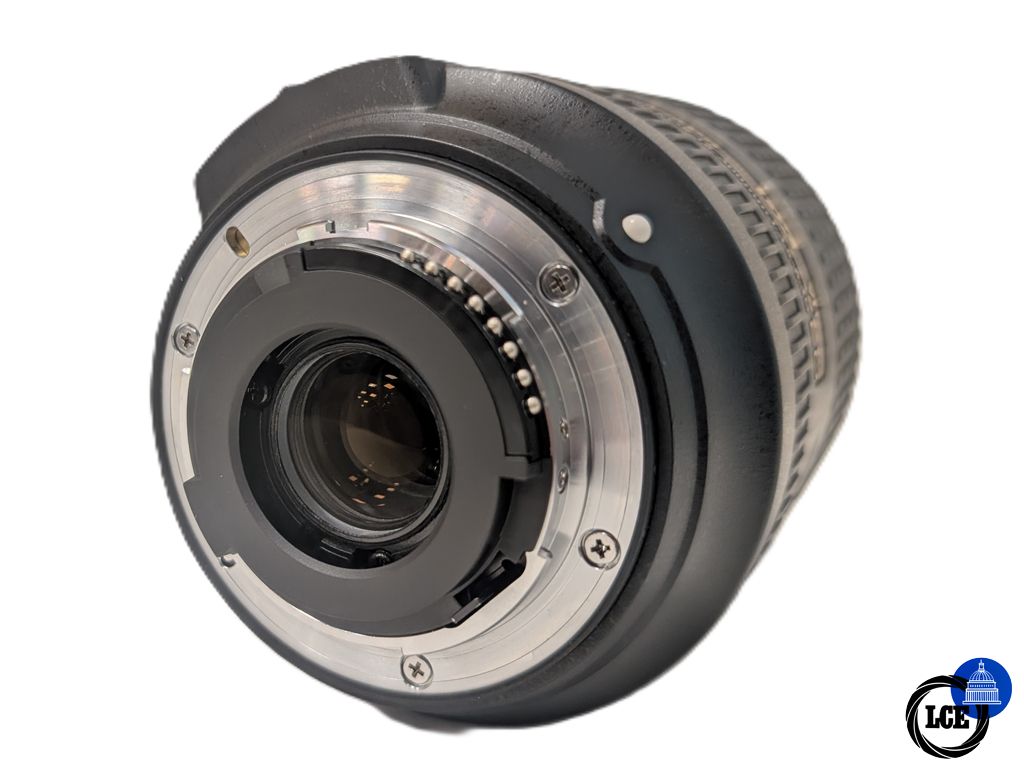Nikon AF-S 18-300mm F3.5-6.3 G ED DX VR 