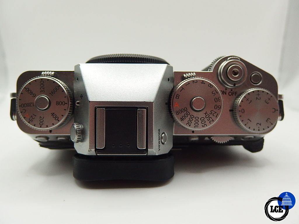 FujiFilm X-T5 Silver body