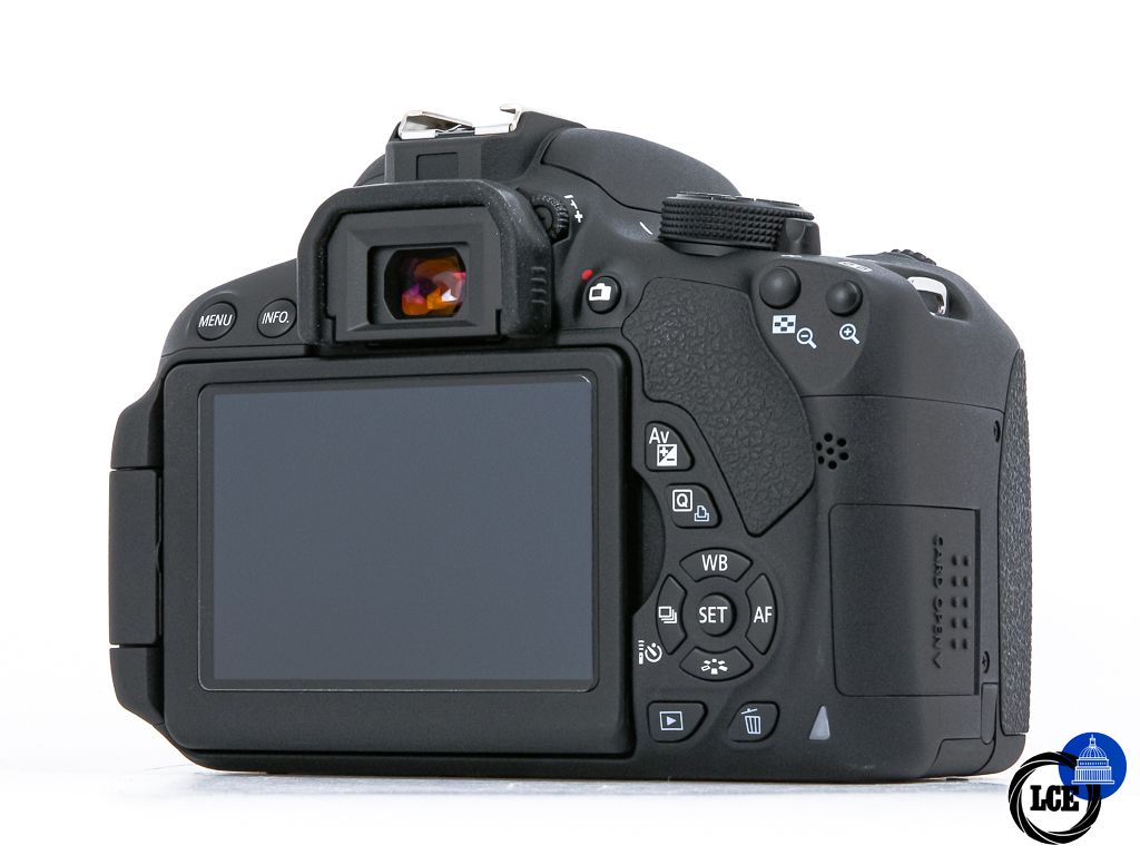Canon EOS 700D + 18-55mm IS STM **<1k Shutter Count**