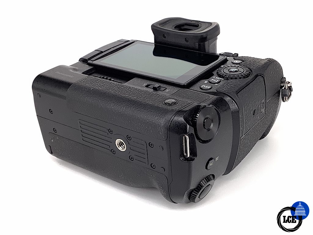 Panasonic LUMIX G90 BODY + BATTERY GRIP *Sub 5k shutter*