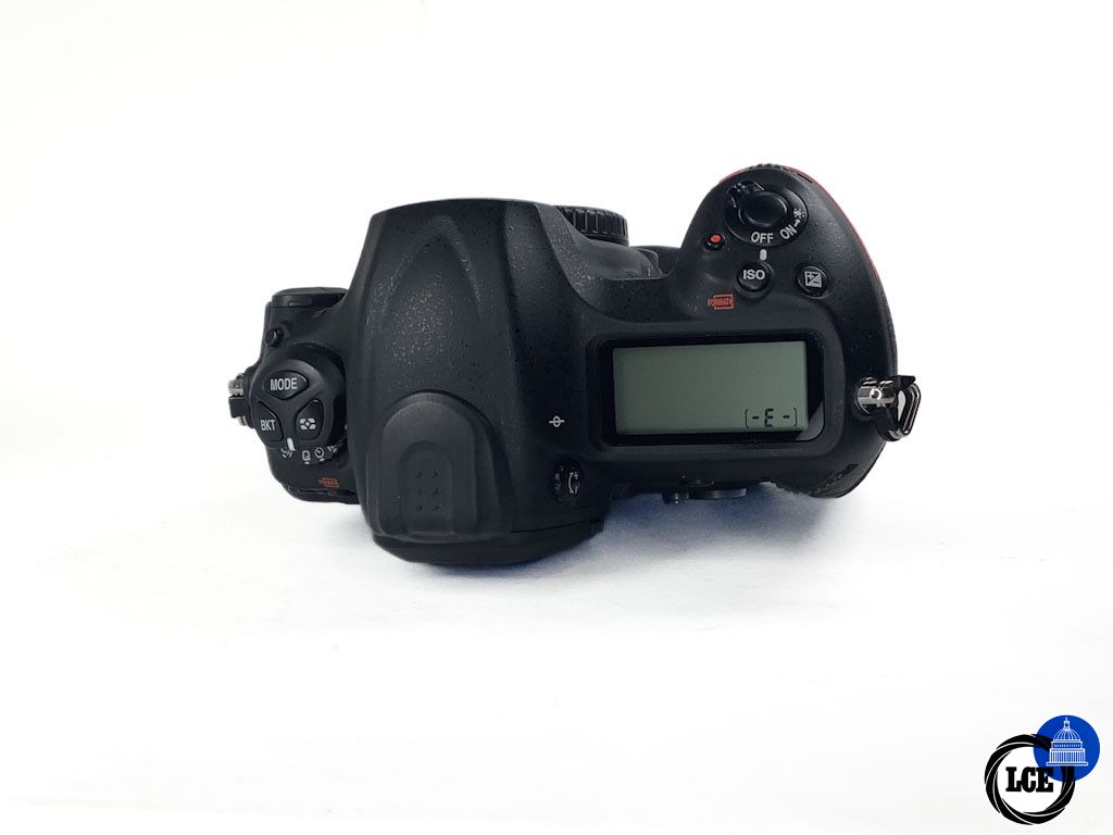 Nikon  D5 XQD Body *23749 Shutter count - Boxed*